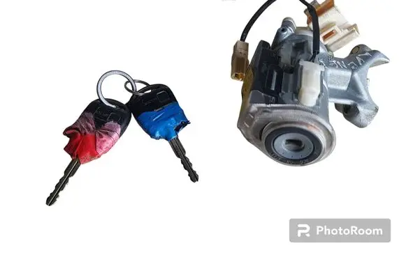 Toyota Avensis T220 Ignition lock 8978328061 627887000 45020287