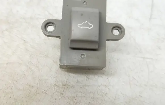 Suzuki Vitara (LY) Sunroof switch 