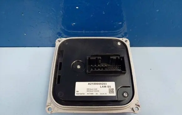 Mercedes-Benz CLS C218 X218 Headlight ballast module Xenon A2189009203