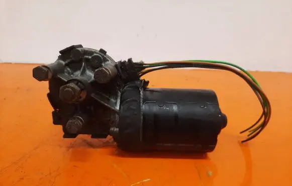 Volkswagen Transporter - Caravelle T4 Wiper motor 701955113B