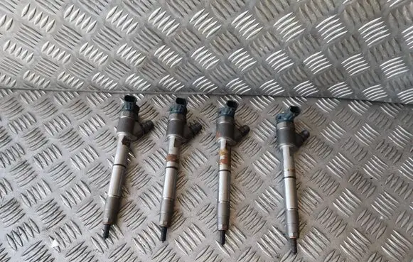 KIA Sorento Fuel injectors set 0445110584 338002F610