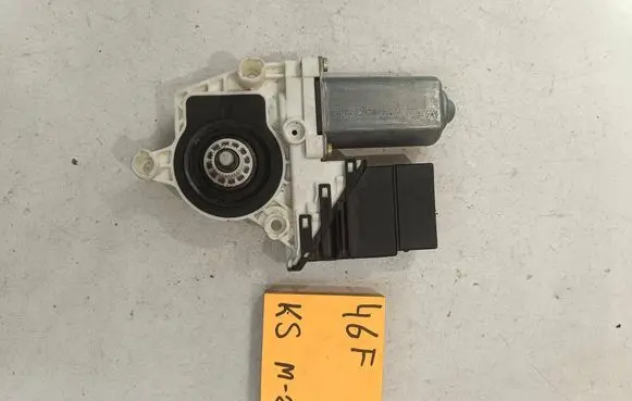 Seat Leon (1M) Front door window regulator motor 