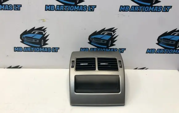 Jaguar XF X250 Rear air vent grill 8X235467446A