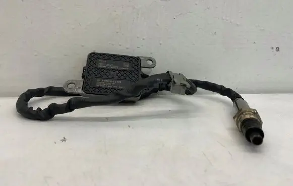 Mercedes-Benz C W205 Lambda probe sensor A0009053109