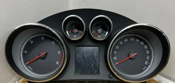 Opel Insignia A Speedometer (instrument cluster) 365903926 30880570