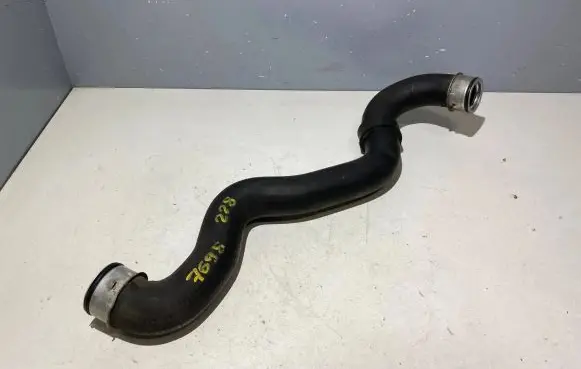 Mercedes-Benz C W203 Engine coolant pipe/hose 2035015782