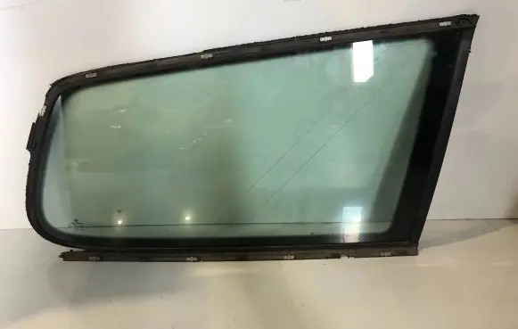 Volkswagen PASSAT B6 Rear side window 43R00021