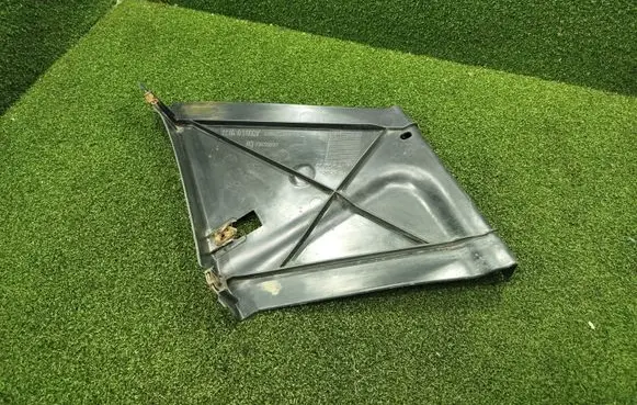 Renault Trafic III (X82) Engine splash shield/under tray 508425888R 93450277 508425888E
