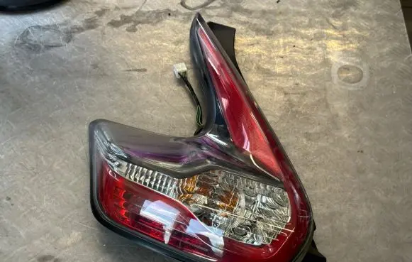 Nissan Juke I F15 Rear/tail lights 26555BV80A