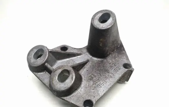 Audi A4 S4 B7 8E 8H Engine mounting bracket 06b903103