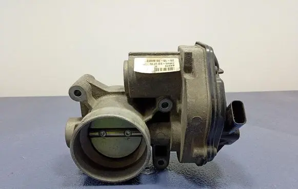 Volvo C30 Throttle body valve 4M5GEDLF15