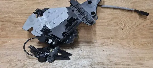 Volvo S80 Rear door lock 30784494
