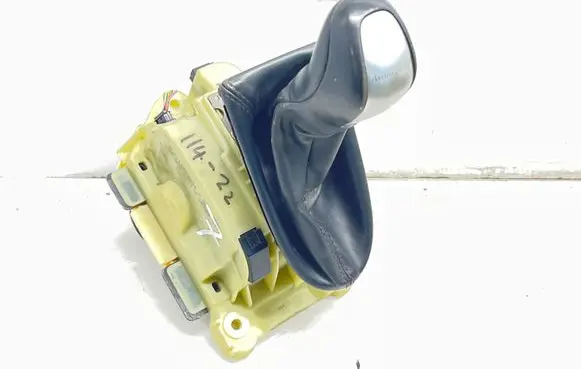 Mercedes-Benz E W211 Gear shifter/selector A2112673224