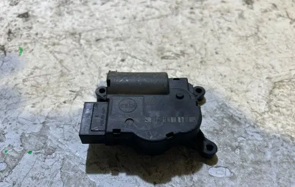 Chrysler Pacifica Air flap motor/actuator 1647855 3093 PDT132C
