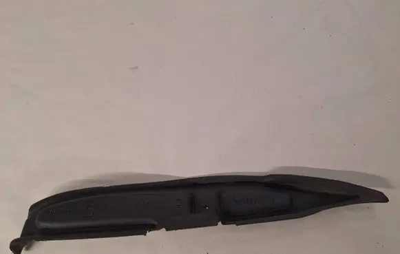 Dodge Charger Fender end trim 68043211A