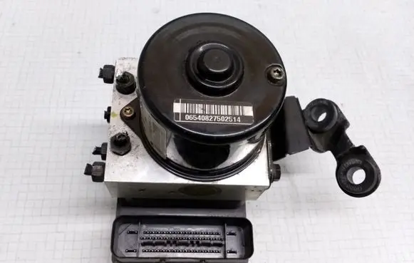 Volkswagen Golf IV ABS Pump 1C0907379C 10096003113 1J0614117E