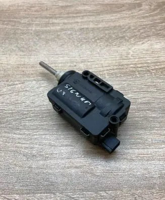 Opel Signum Fuel tank cap lock motor 24438209