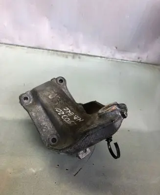 Mercedes-Benz GLC X253 C253 Engine mounting bracket A6542232900