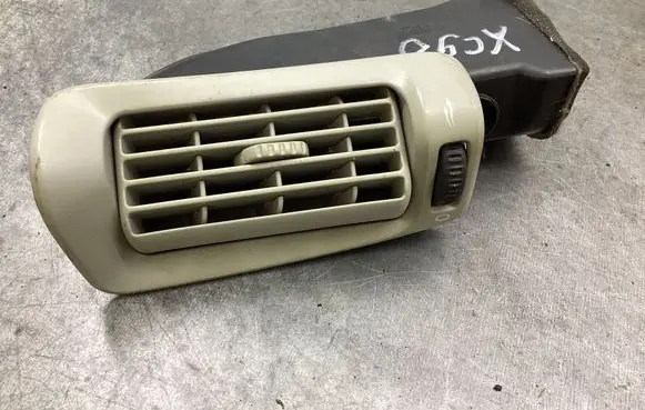 Volvo XC90 Dash center air vent grill 8641828 1264