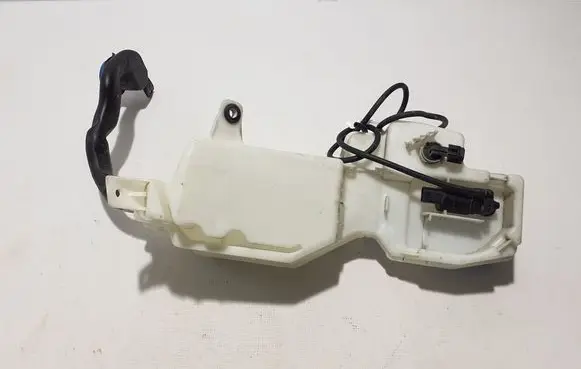 Volvo S60 Windshield washer fluid reservoir/tank 30747576