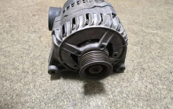 BMW 5 E39 Generator/alternator 2246149 0123515007