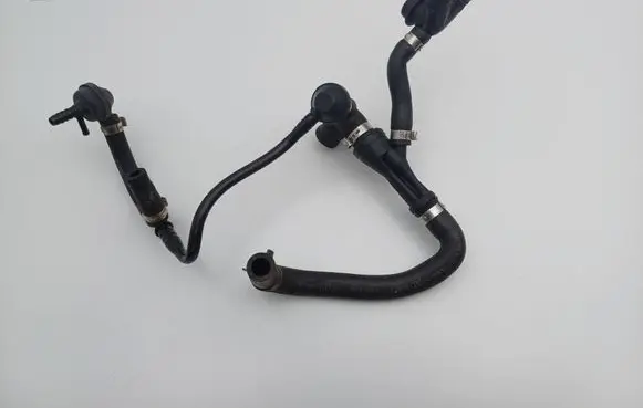 Audi A4 S4 B5 8D Vacuum line/pipe/hose 058133753B 06B133783F 06B133783H