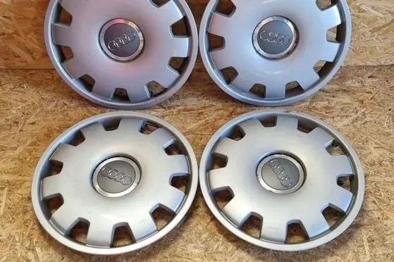 Audi A4 S4 B7 8E 8H R16 wheel hub/cap/trim 4B0601147D