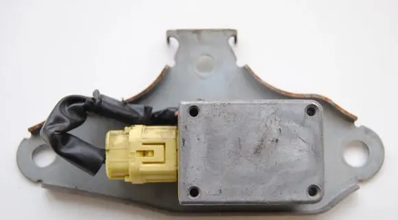 Lexus IS 200-300 Airbag deployment crash/impact sensor 