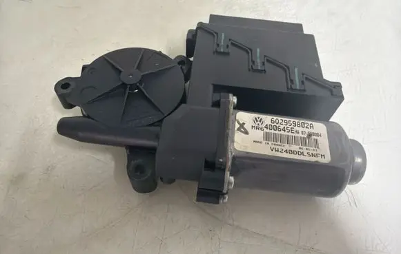 Volkswagen Polo Front door window regulator motor 6Q2959802A 400645E VW240DDLSNFM