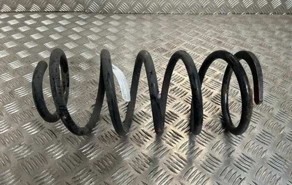 Toyota Land Cruiser (J150) Rear coil spring