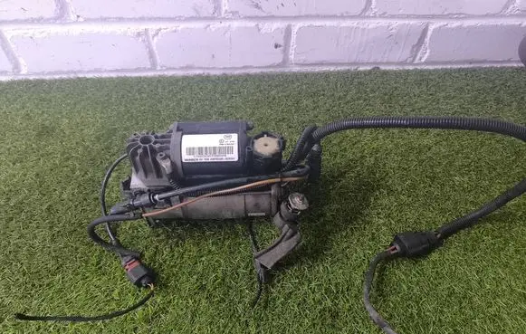 Audi A8 S8 D3 4E Air suspension compressor/pump 4154033030 0011530
