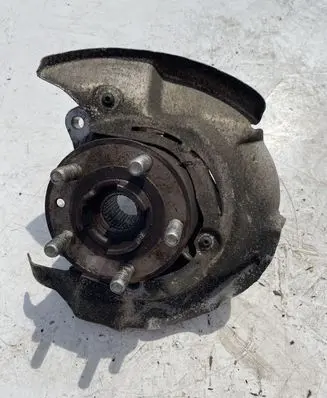Land Rover Discovery Sport Front wheel hub 28C201062A
