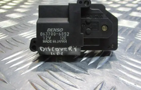 Land Rover Discovery Central body control module 063700-6852