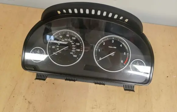 BMW 5 F10 F11 Speedometer (instrument cluster) 928519701 9285197 235869004