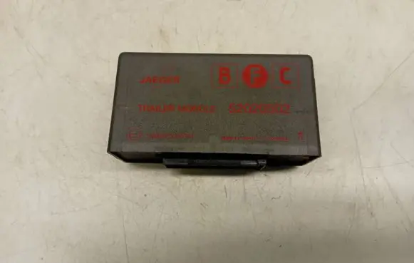 BMW 5 E39 Tow bar trailer control unit/module 52020502