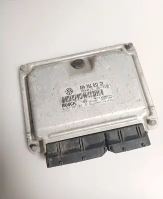 Volkswagen New Beetle Engine control unit/module 06A906032GN 26SA8221 0261207364