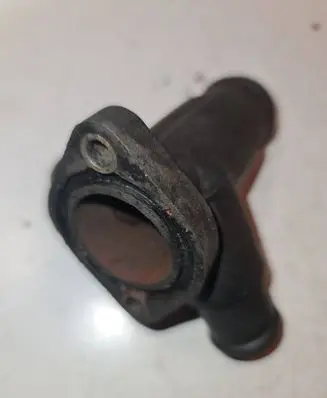 Engine coolant pipe/hose
