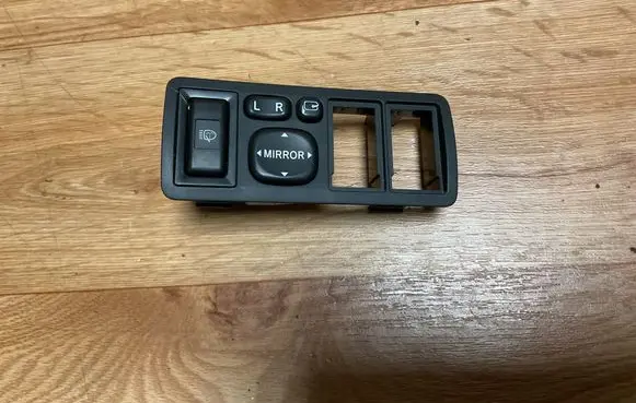 Toyota Avensis T250 Wing mirror switch 183575