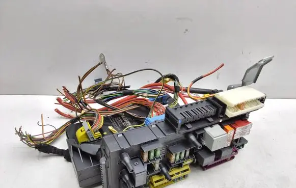 Mercedes-Benz C W204 Fuse box set 2049005003 2049012602