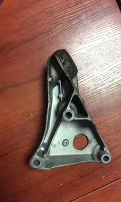BMW 5 E60 E61 Engine mounting bracket 6777053