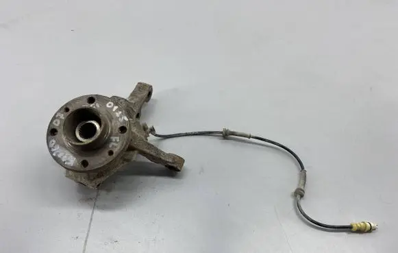 Renault Kangoo I Front wheel hub spindle knuckle