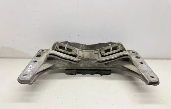 BMW 6 E63 E64 Gearbox mounting bracket 6764617