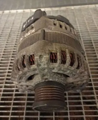 Nissan Qashqai Generator/alternator 23100EN000 LR1140802