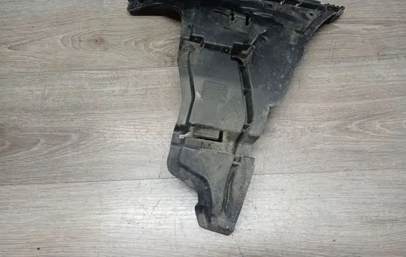 Volvo V70 Front bumper mounting bracket 08693181