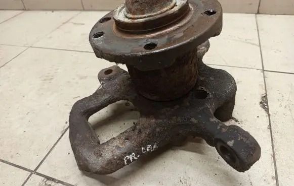 Mercedes-Benz Sprinter W901 W902 W903 W904 Front wheel hub spindle knuckle