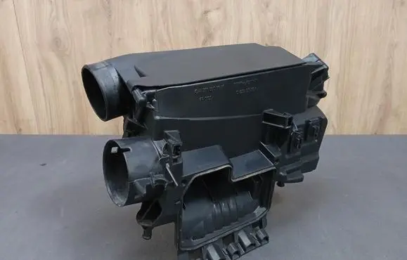 Mercedes-Benz E A207 Air filter box 2710901601 A2710901601