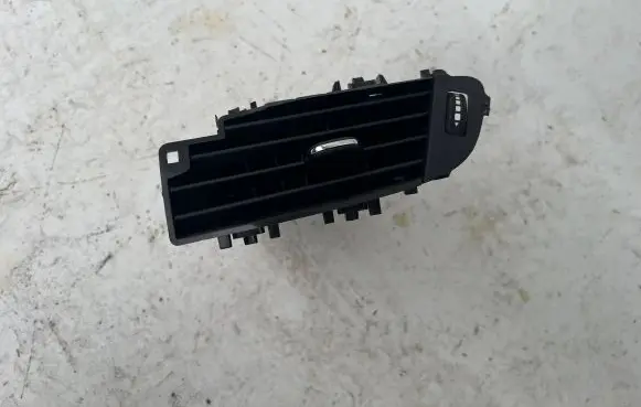 Opel Astra K Dash center air vent grill 13406751 39046554