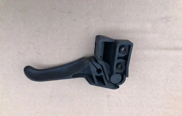 Volkswagen PASSAT B5.5 Engine bonnet (hood) release handle