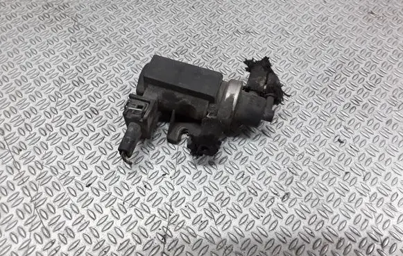 Volkswagen PASSAT B5 Turbo solenoid valve 1H0906627
