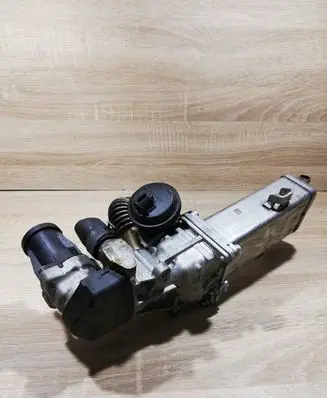 Volkswagen PASSAT B6 EGR valve cooler 03L131512CF